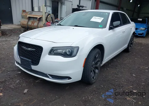 2019 Chrysler 300 Touring z USA, uszkodzony, nr VIN 2C3CCAAG2KH610300